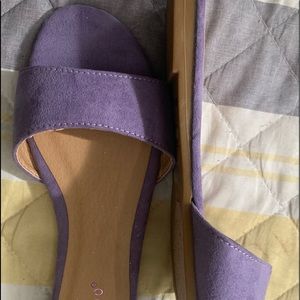 NEW Woman’s Lilac Sandals  Size 6